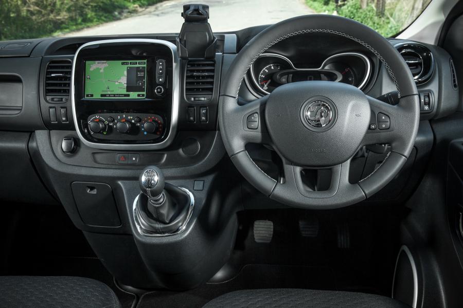 Торпедо Vauxhall Vivaro Doublecab L2 BiTurbo Limited Edition 2017 года  (фото 21 из 24)